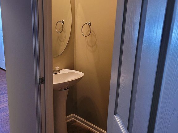 5th image of 8370 Carlington Ln