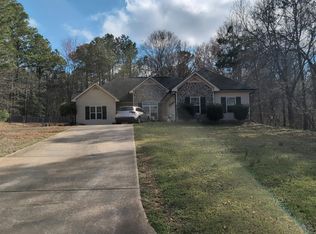 126 Red Oak Dr, Barnesville, GA 30204