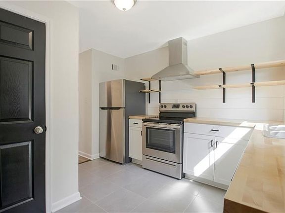3rd image of 551 Valley Hill Rd SE
