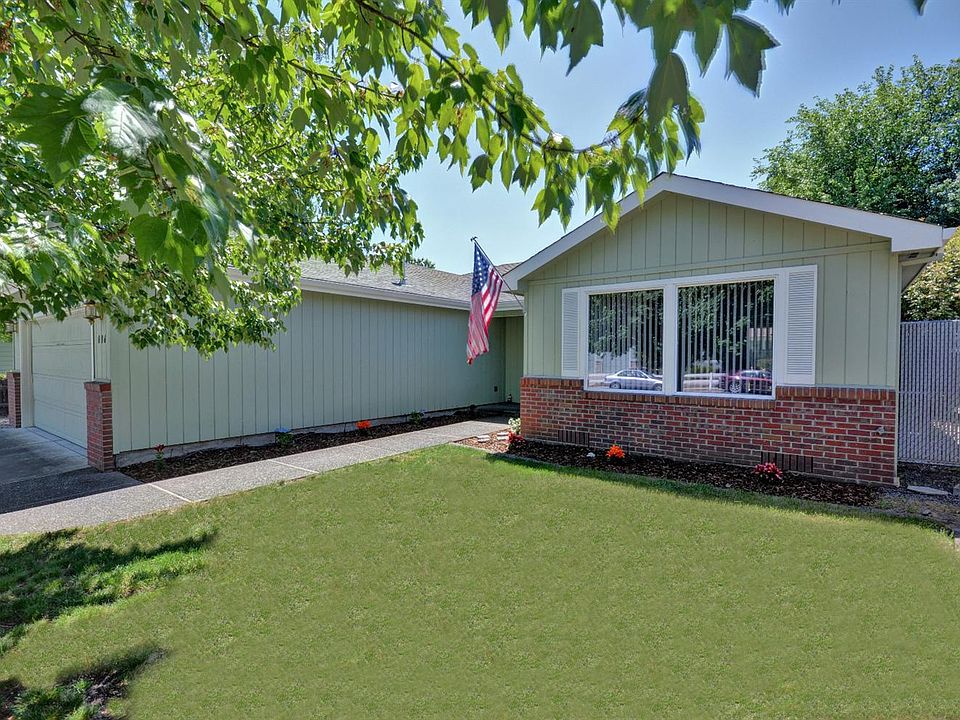 2nd image of 886 Isaac Way