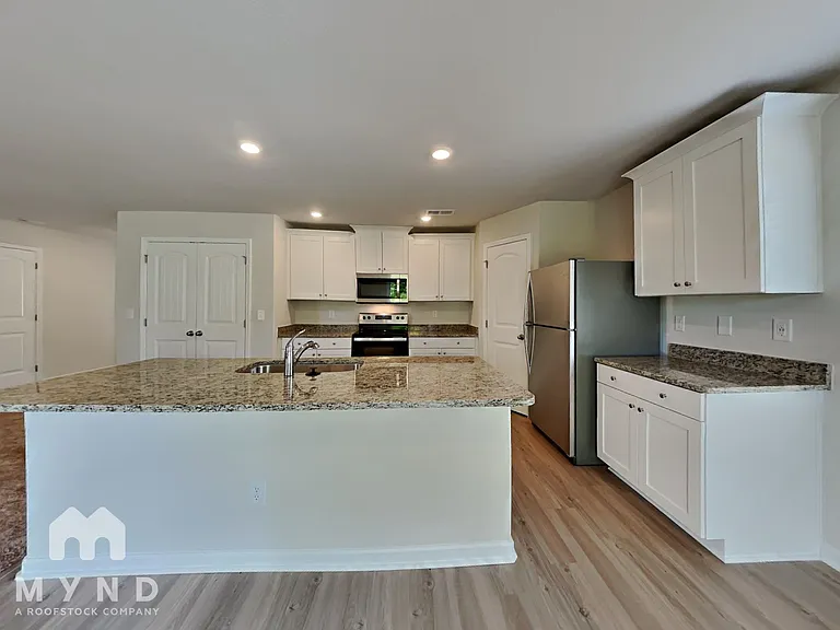 282 Royal Meadow Dr — Photo 8
