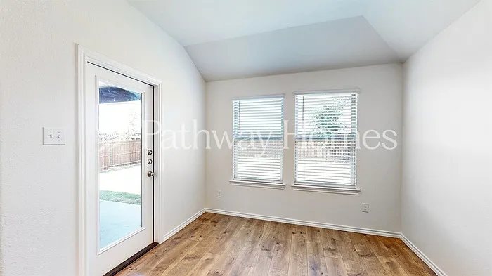 957 English Dr — Photo 11
