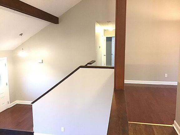 5th image of 3765 Londonderry Ct