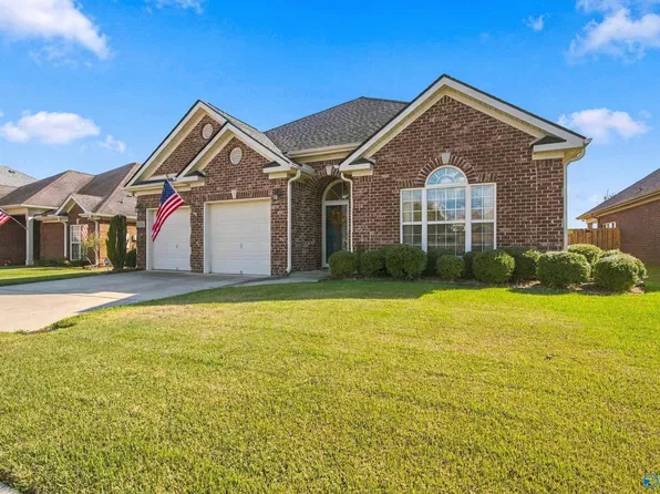 5008 Valley Cove Dr SE, Owens Cross Roads, AL 35763