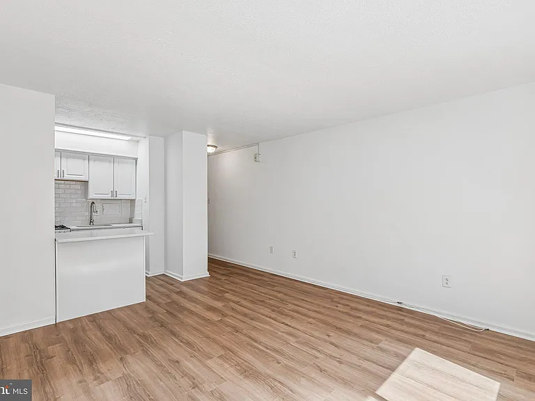 2101 Chestnut St #1121 — Photo 4