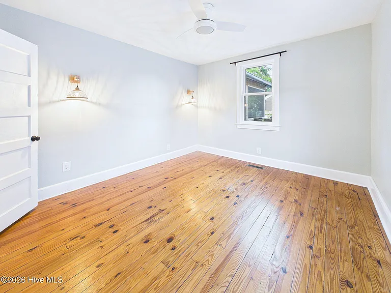 418 S 8th St — Photo 41