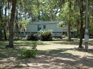 5 10th St SE, Steinhatchee, FL 32359