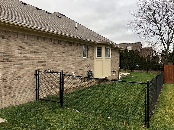 4th image of 51294 Caroline Dr