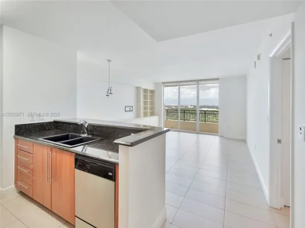 3232 SW 22nd St #1606, Miami, FL 33145