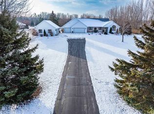 2324 Old Martin Rd, De Pere, WI 54115