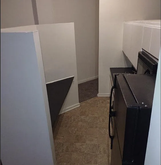 Marlboro Classic Apt & Redwood Square — Photo 104