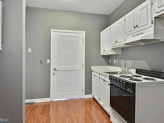 5th image of 29315 Erickson Dr