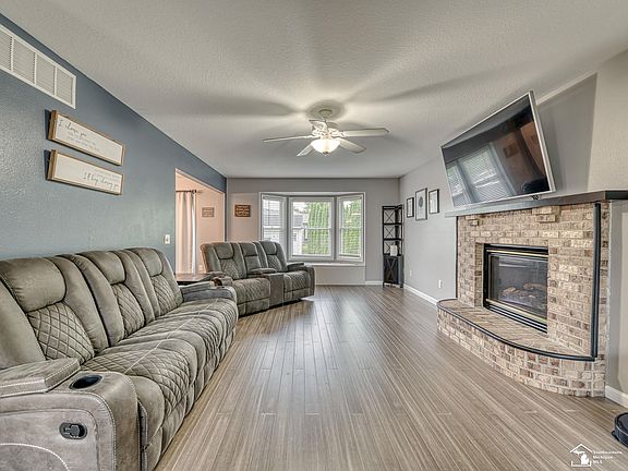4th image of 8141 Michelle Ln