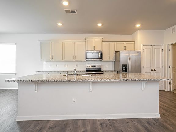 4th image of 7042 Quarter Horse Dr