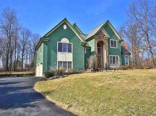 4 Tyler Dr, East Greenbush, NY 12061