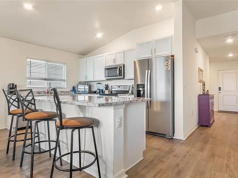 495 Overpool Ave — Photo 10