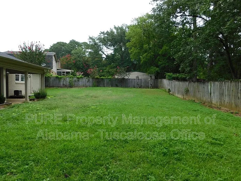 1213 Heritage Ln — Photo 34