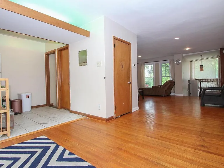 2734 W Country Club Rd — Photo 7
