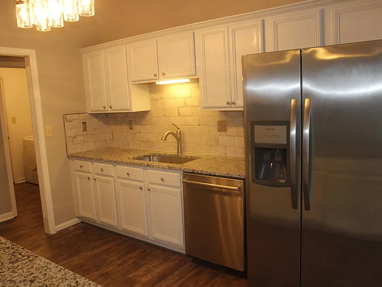 436 Skyview Ln — Photo 8