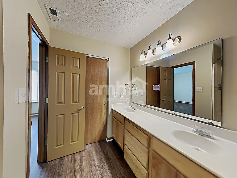 8255 Captain Dr — Photo 13