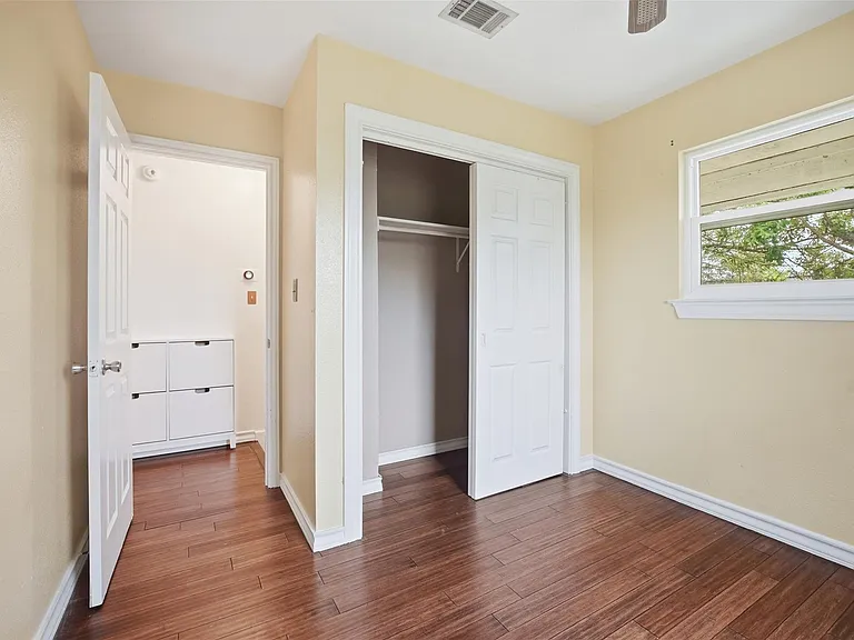 1104 Franklin Dr — Photo 17