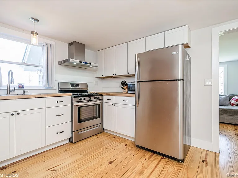 1392 Kings Hwy — Photo 13