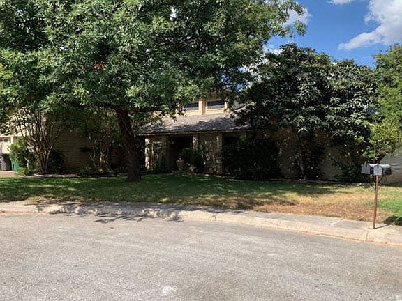 2nd image of 13906 Hunters Vale St