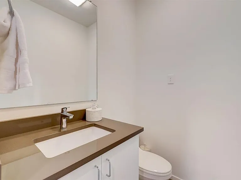 805 Leonard St — Photo 29