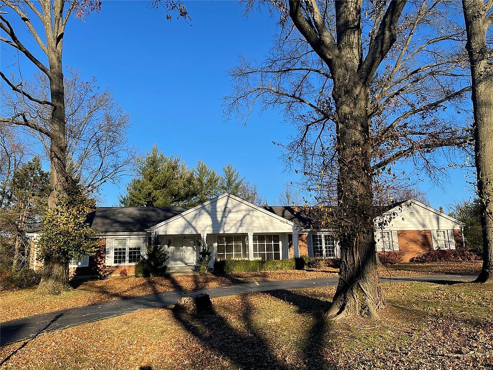 1st image of 19 Williamsburg Estates Dr