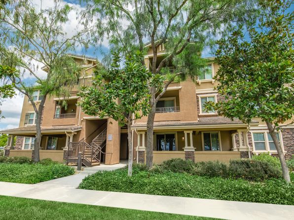 7550 Desert Holly St #717