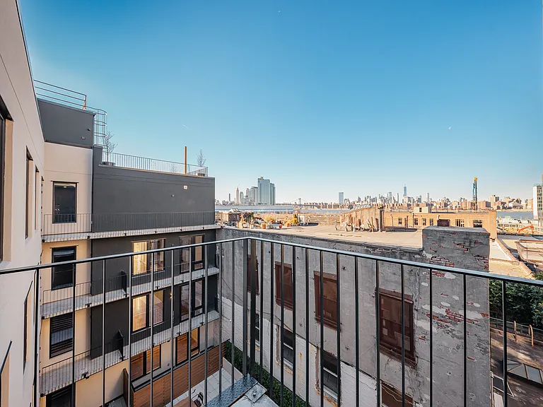 33 Franklin St #301 — Photo 5