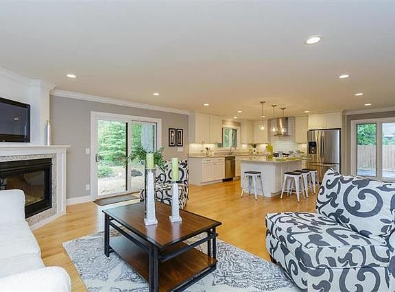 2nd image of 463 Magna Carta Dr