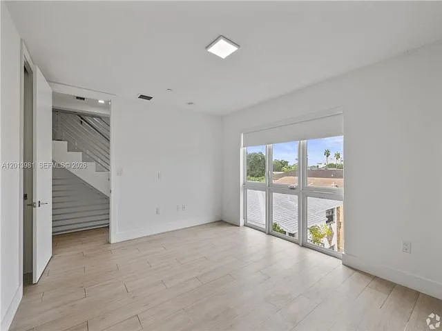 434 SW 10th Ave — Photo 18