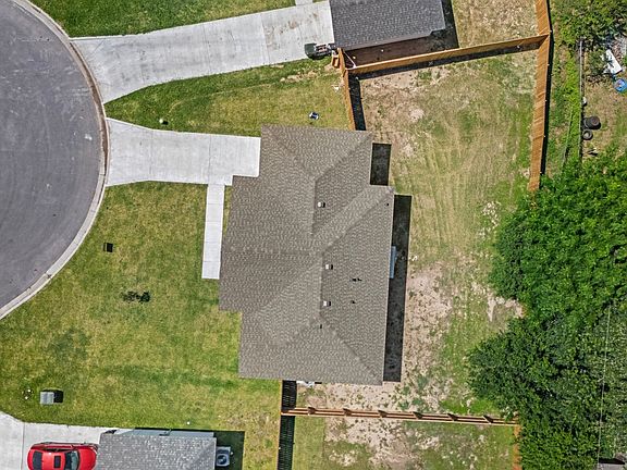 4th image of 1403 W Drift St