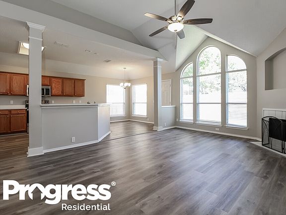 5th image of 2606 Wandering Oak Dr