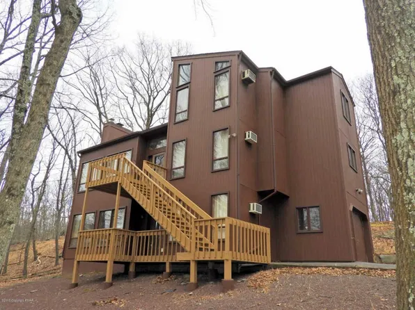 210 Summerton Cir, East Stroudsburg, PA 18301
