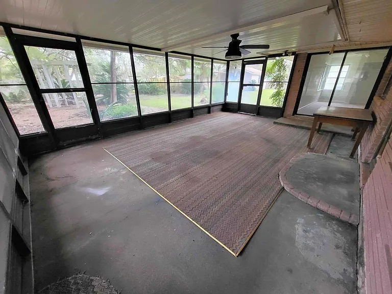 706 Maple St — Photo 32