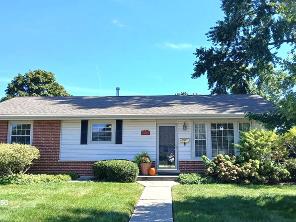 13039 W Playfield Dr, Crestwood, IL 60418
