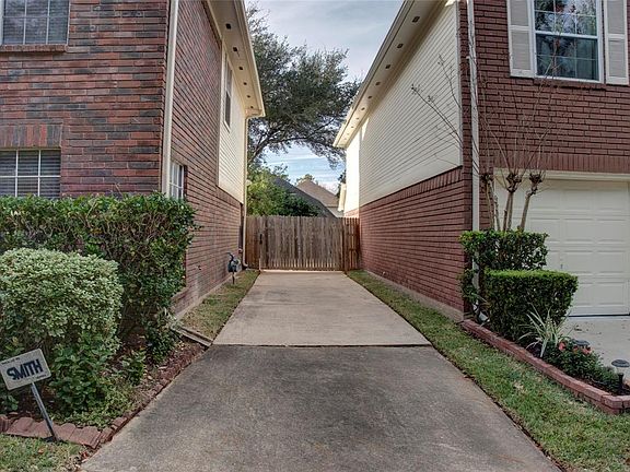 5th image of 2331 Bent River Dr