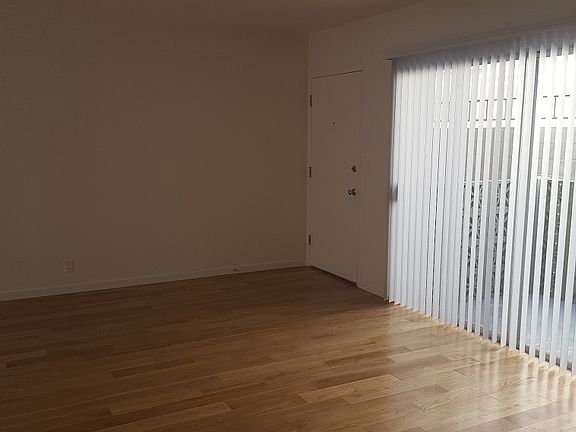 3rd image of 1627A Granville Ave #2