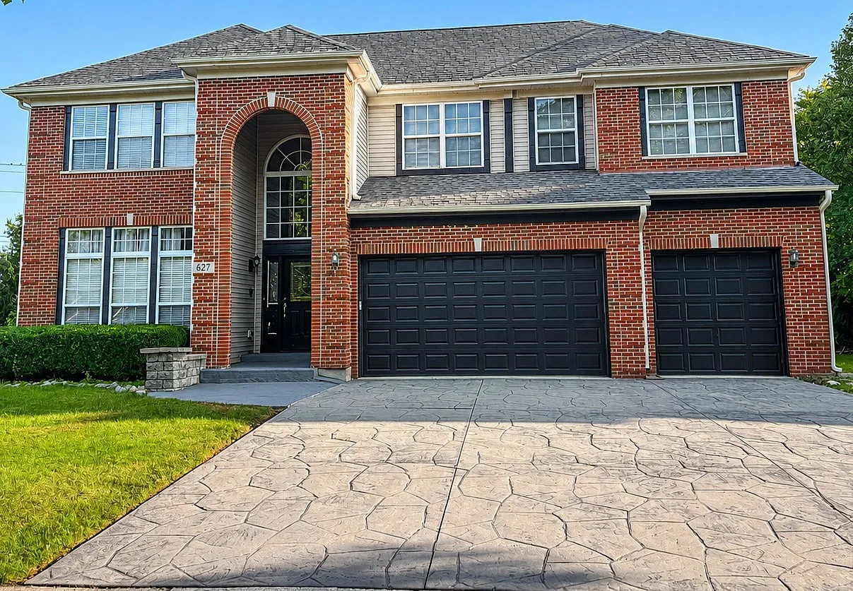 5 bed, 4.5 bath, 5400 sqft, $6,250 — Photo 2