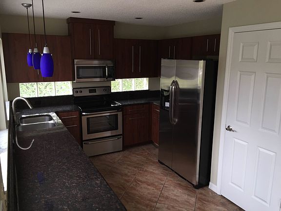 4th image of 10401 Lightner Bridge Dr