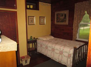 8127 Old Nashville Rd, Nashville, IN 47448