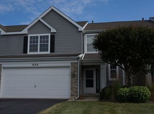 696 Savannah Ln, Crystal Lake, IL 60014