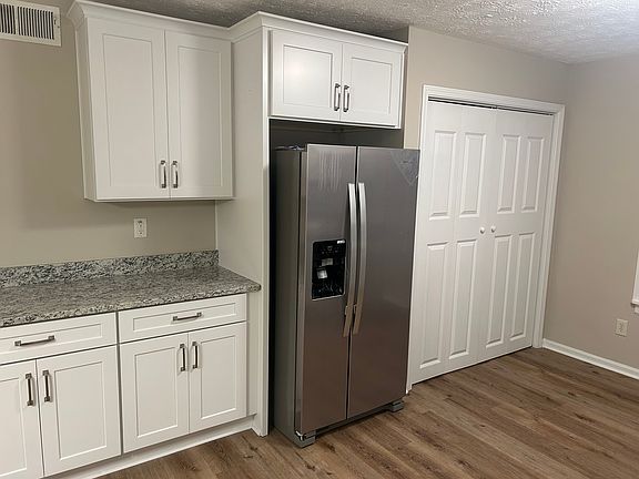 5th image of 733 Vinebrook Ln