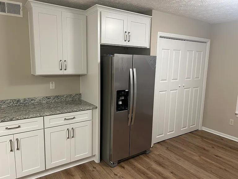 733 Vinebrook Ln — Photo 5