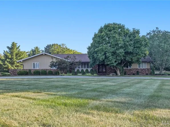 258 Yaeger Lake Trl, Litchfield, IL 62056