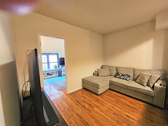 3rd image of 160 Bleecker St APT 2EW