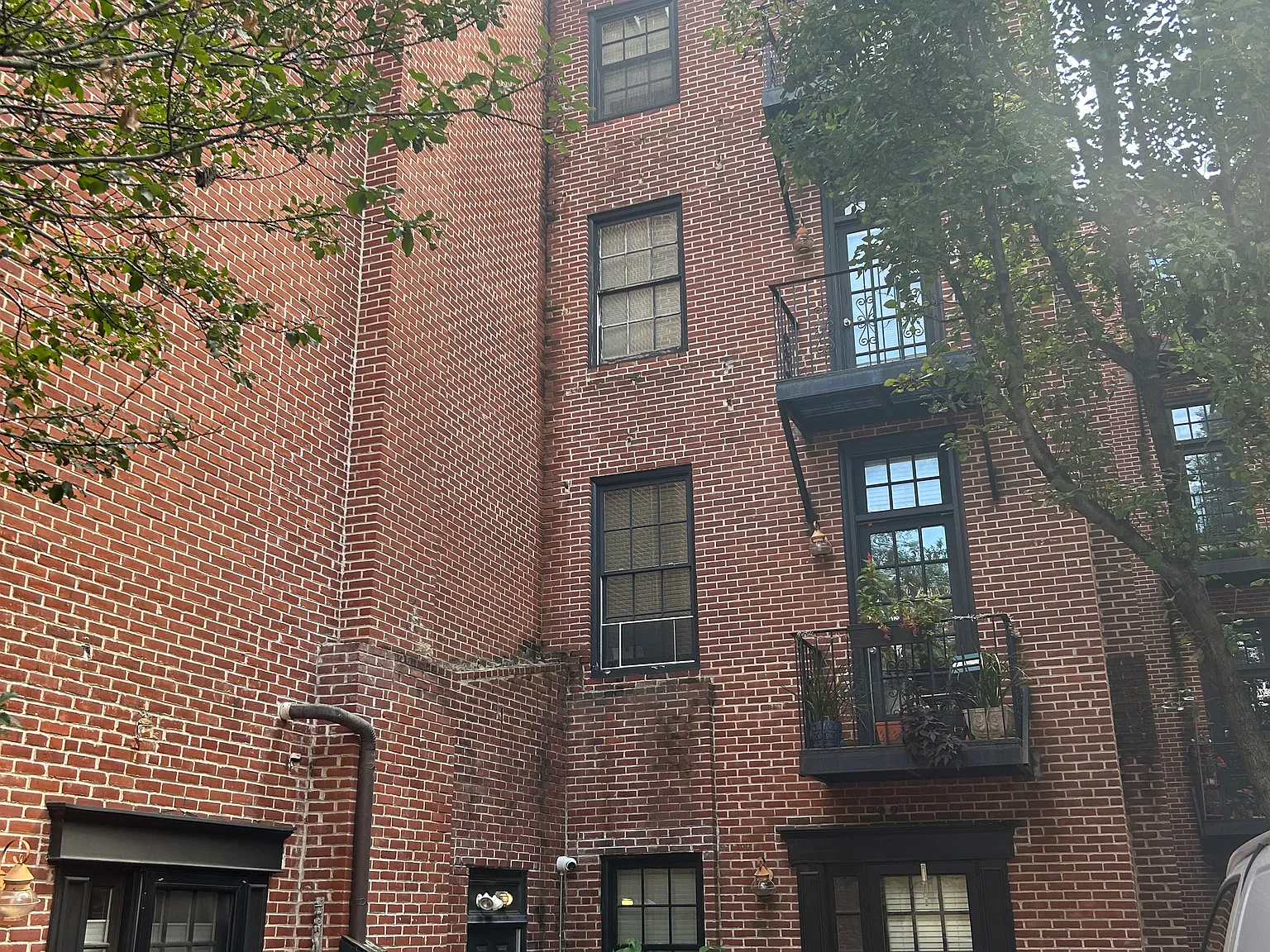 1 bed, 870 sqft, $2,125 — Photo 3