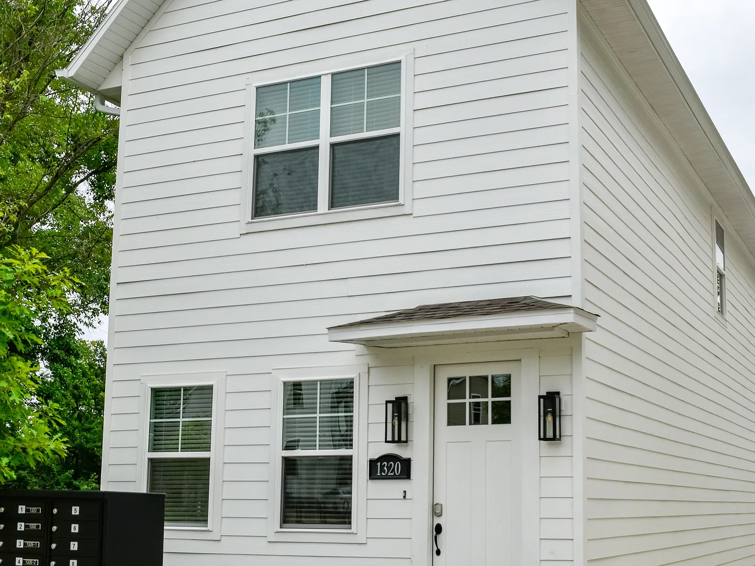 1320 Van Buren Avenue - 1 — Photo 2